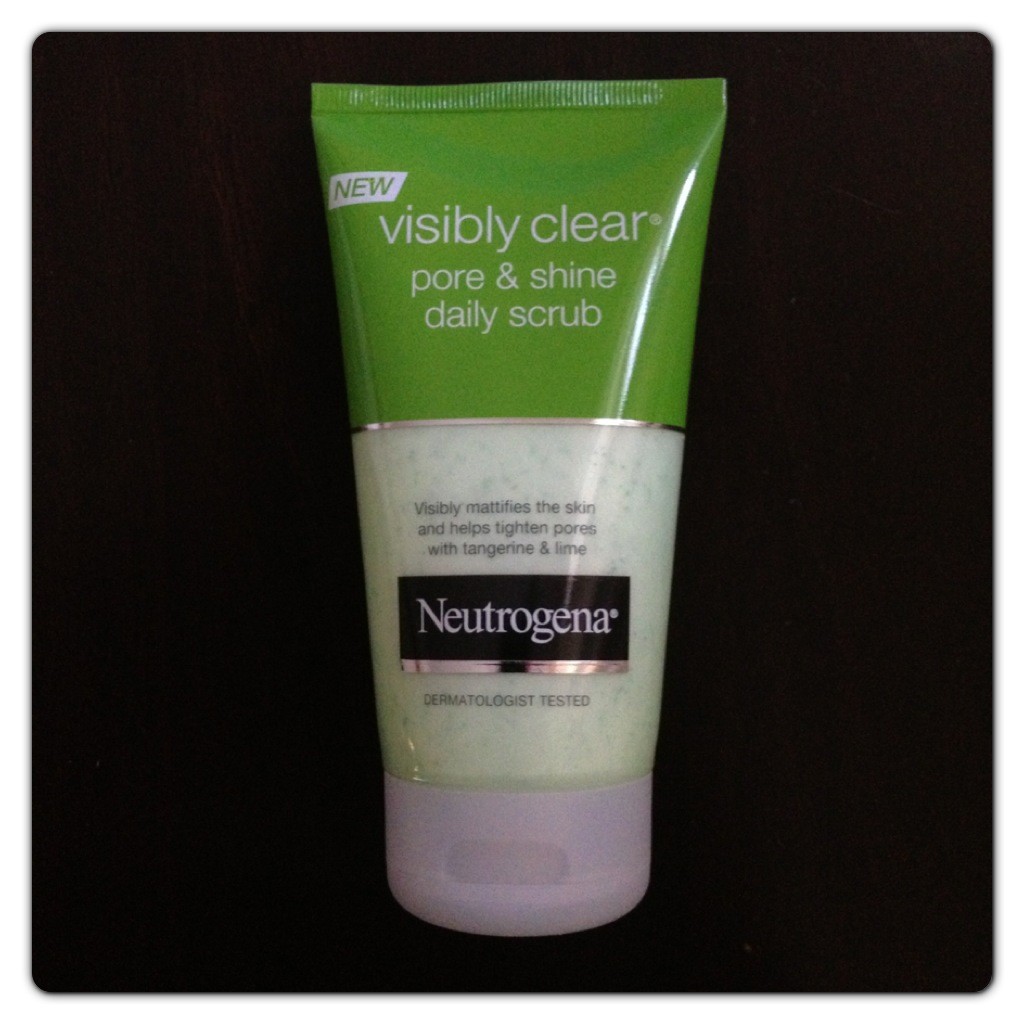 Neutrogena Visibly Clear Pore & Shine Daily Scrub