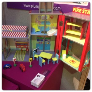 Pum Products – Ingham Fire Station Wooden Play Set with Accessories