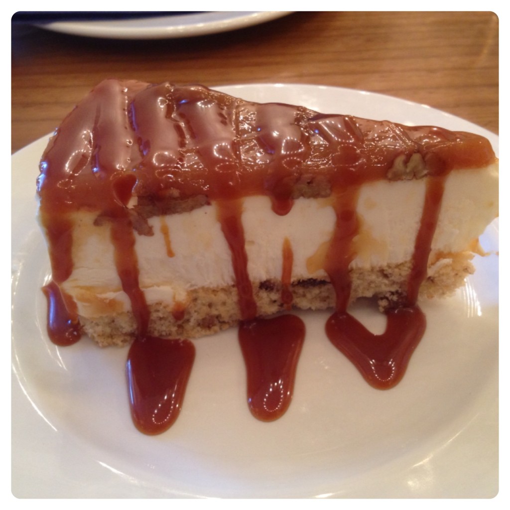 Caramel and Pecan Cheesecake 