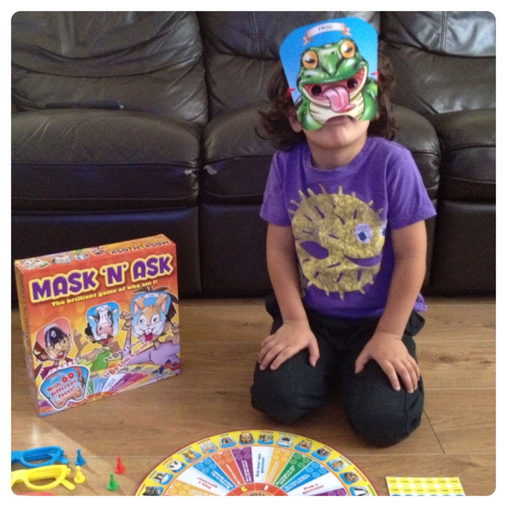 Playing Mask ‘n’ Ask