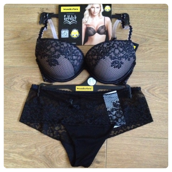 Wonderbra Full Effect Lace Set