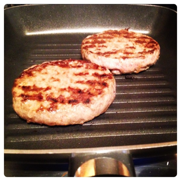 Making Burgers in non-stick 24cm Grill Pan 