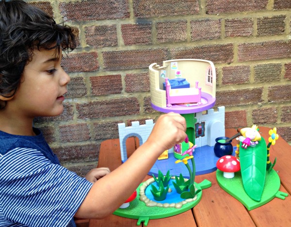 Playing with Ben and Holly's Little Kingdom Playsets