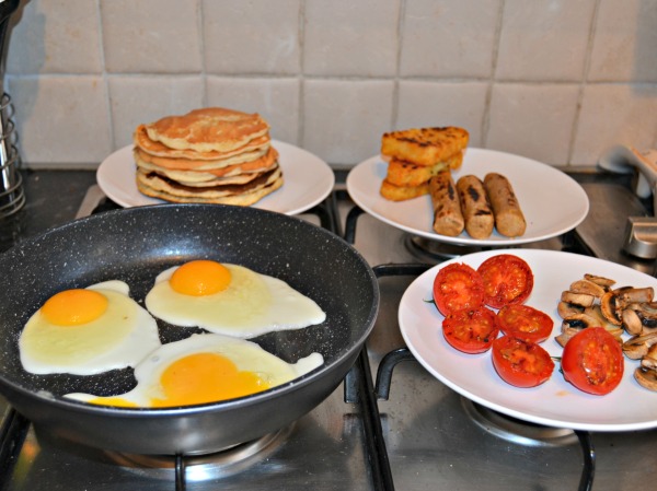 Making Vegetarian English Breakfast on Pancake