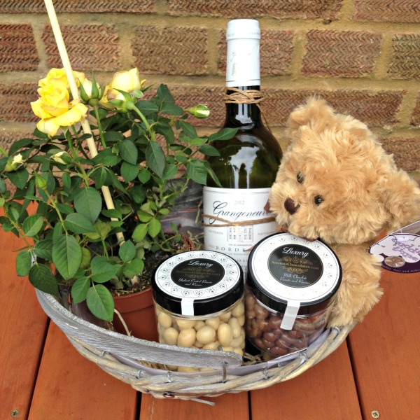 Teddy Loves Roses Gift Basket by Serenata Flowers