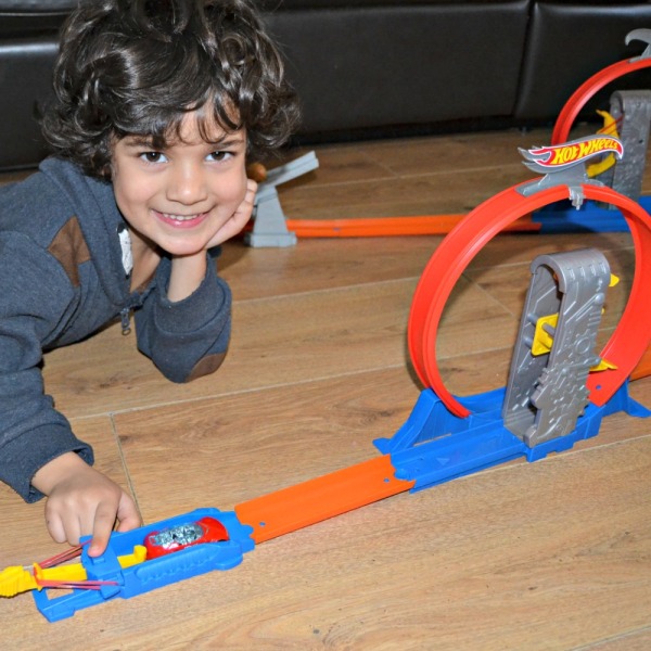 Ultimate Track Experience with Hot Wheels Track Builder Total Turbo Takeover Playset