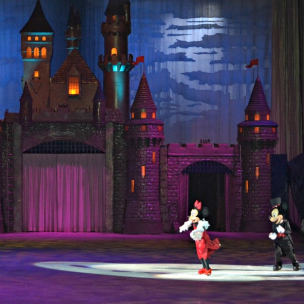 Minnie and Mickey Mouse at Disney on Ice