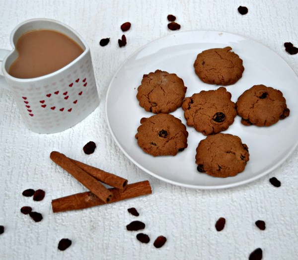 Flower Shaped Cinnamon Raisins Cookies