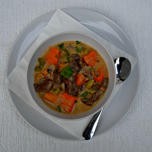 Aromatic Ginger and Lemongrass Thai Beef Curry 