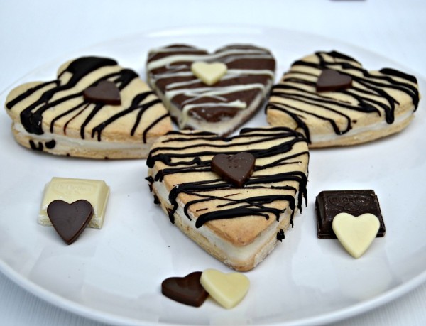 Chocolate Heart Shortbread Sandwich 